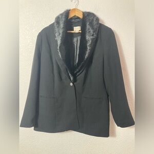 Chicos Size 3 black one button jacket suit coat faux fur collar